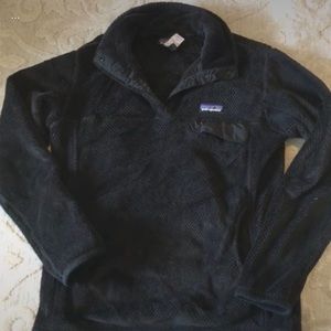 Black patagonia pullover